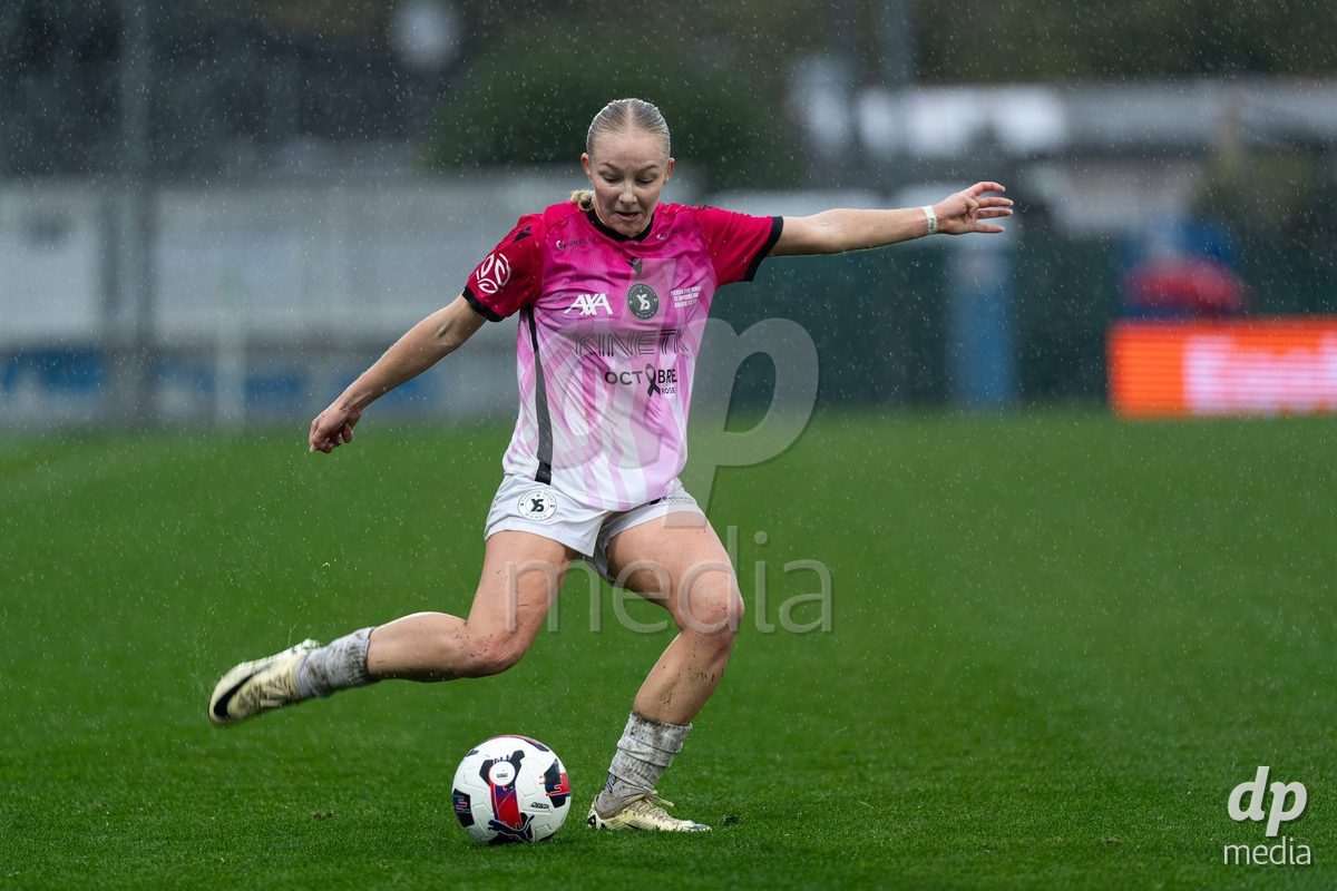 YVERDON-LES-BAINS, SWITZERLAND - OCTOBER 18: Léane Fontaine of Yverdon Sport Women in action during the AXA Women's Super League match between FC Yverdon Women and FC Rapperswil-Jona at Stade Municipal on October 18, 2026 in Yverdon-les-Bains, Switzerland.