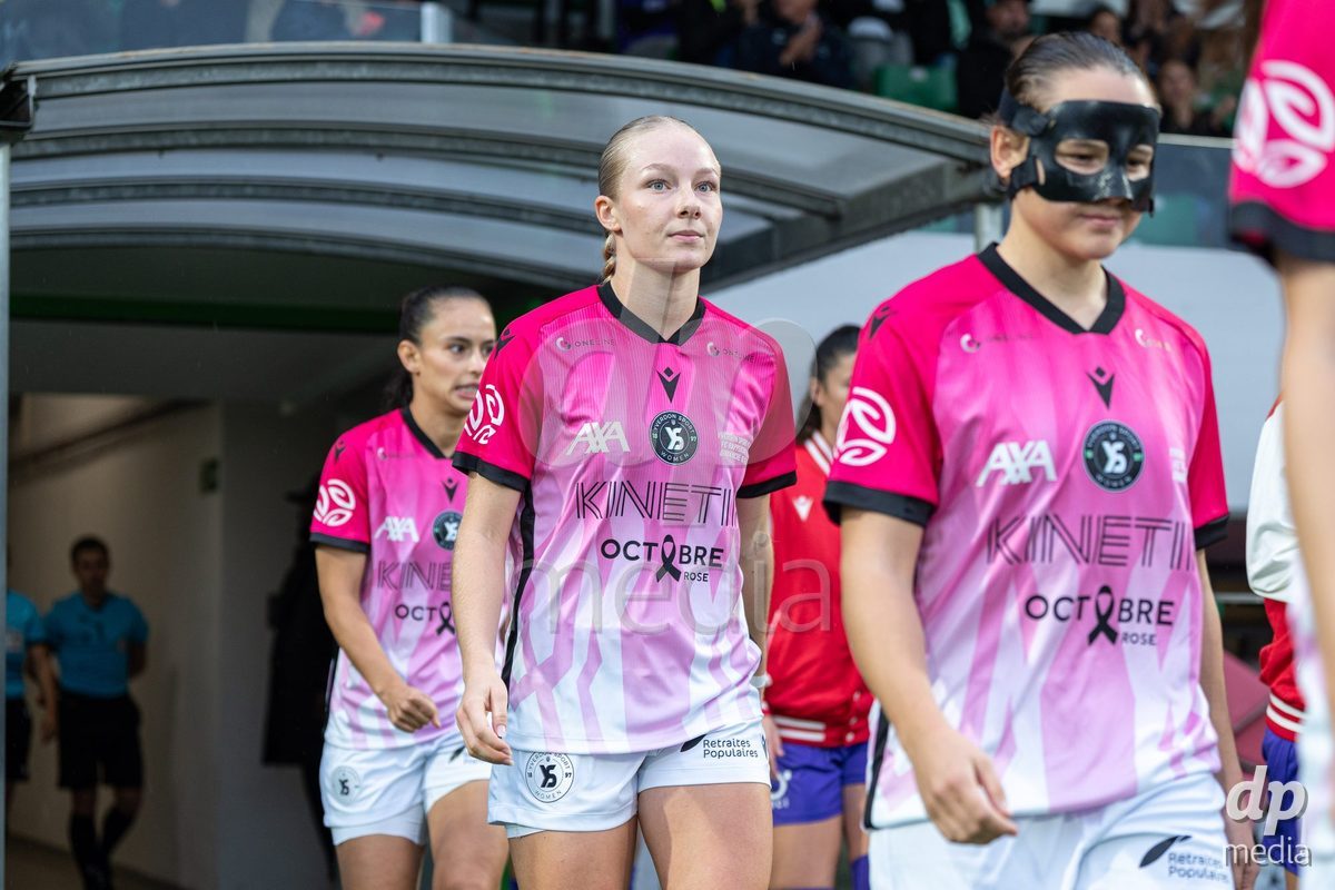 YVERDON-LES-BAINS, SWITZERLAND - OCTOBER 18: Léane Fontaine of Yverdon Sport Women in action during the AXA Women's Super League match between FC Yverdon Women and FC Rapperswil-Jona at Stade Municipal on October 18, 2026 in Yverdon-les-Bains, Switzerland.