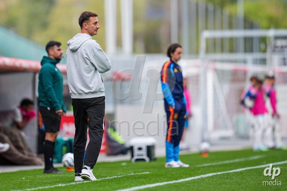 VADUZ, LIECHTENSTEIN - OCTOBER 18: Headcoach of Switzerland Ilija Borenovic looks on during the UEFA European Under-17 Qualifier match between Switzerland and Spain at Rheinpark Stadion on October 18, 2026 in Vaduz, Liechtenstein.