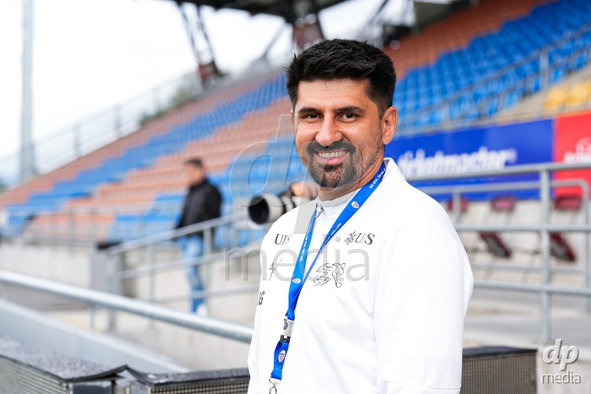 VADUZ, LIECHTENSTEIN - OCTOBER 18: Athletic coach Alberto Di Girolamo of Switzerland looks on during the UEFA European Under-17 Qualifier match between Switzerland and Spain at Rheinpark Stadion on October 18, 2026 in Vaduz, Liechtenstein.