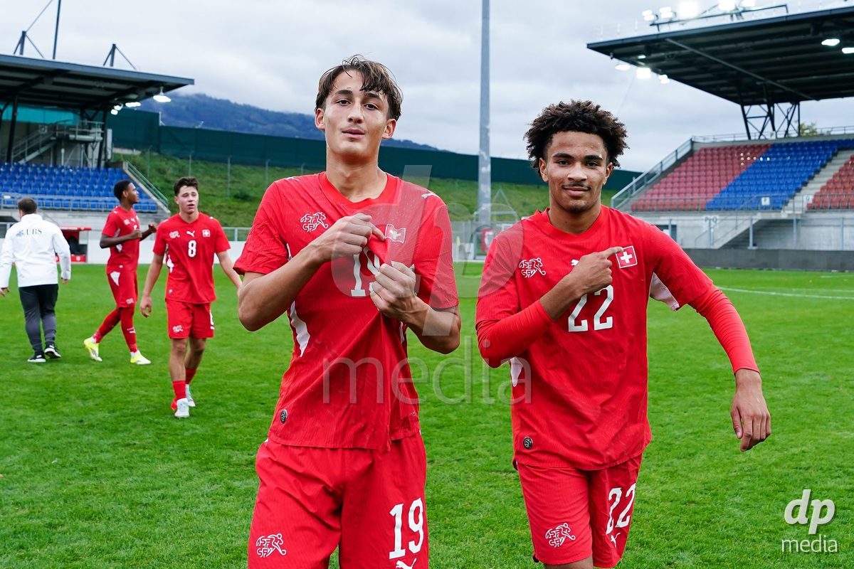 VADUZ, LIECHTENSTEIN - OCTOBER 18: Players of Switzerland celebrate the victory during the UEFA European Under-17 Qualifier match between Switzerland and Spain at Rheinpark Stadion on October 18, 2026 in Vaduz, Liechtenstein.