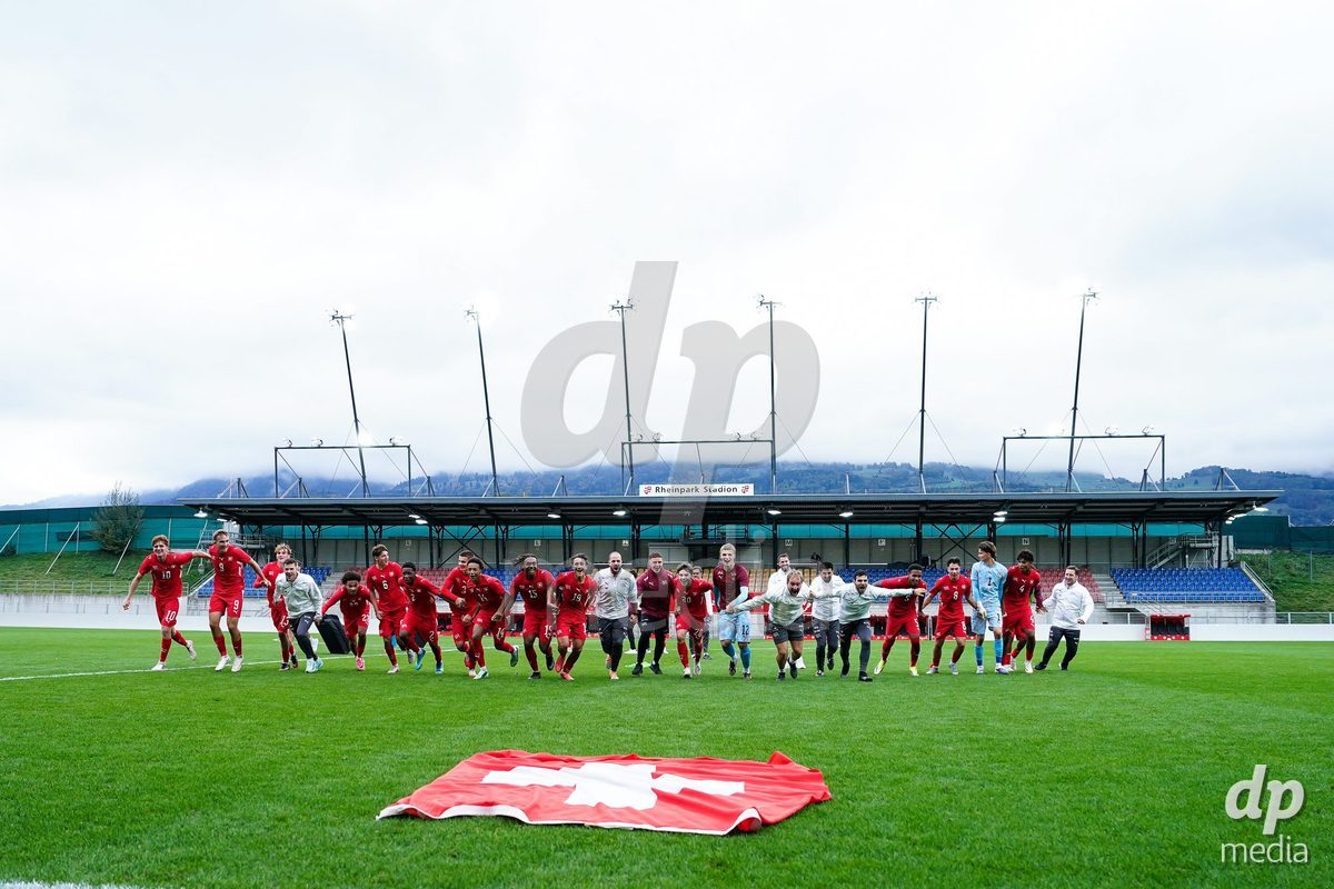 VADUZ, LIECHTENSTEIN - OCTOBER 18: Players of Switzerland celebrate the victory and entry into the nexxt round after the UEFA European Under-17 Qualifier match between Switzerland and Spain at Rheinpark Stadion on October 18, 2026 in Vaduz, Liechtenstein.