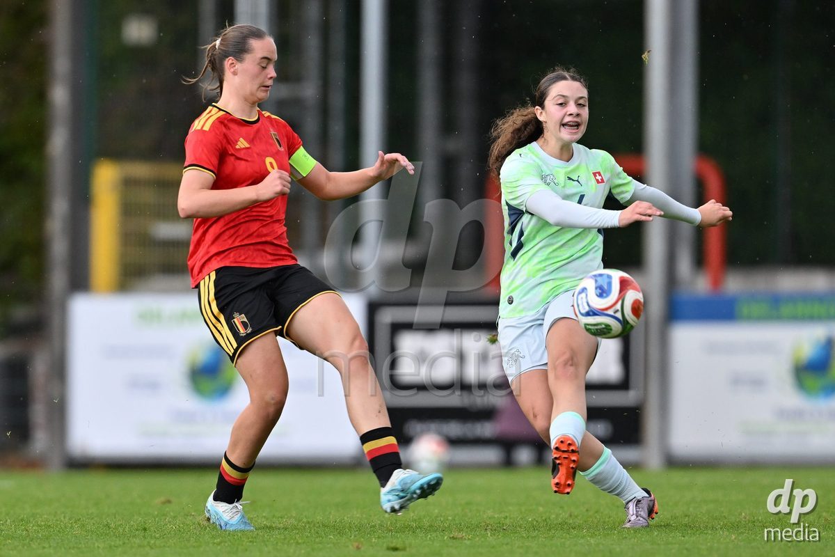 MOUSCRON, BELGIUM - OCTOBER 22: Clara Van Laethem (9) of Belgium defending on Kyra Fahmy (4) of Switzerland during the International Women's Friendly match between Belgium U16 and Switzerland U16 at Le Cannonier on October 22, 2026 in Mouscron, Belgium.