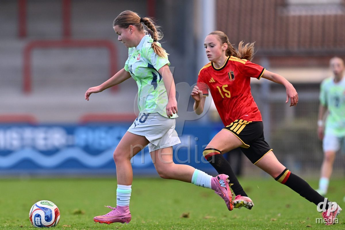 MOUSCRON, BELGIUM - OCTOBER 22: Chiara Mosimann (18) of Switzerland and Nore Rens (15) of Belgium fighting for the ball during the International Women's Friendly match between Belgium U16 and Switzerland U16 at Le Cannonier on October 22, 2026 in Mouscron, Belgium.