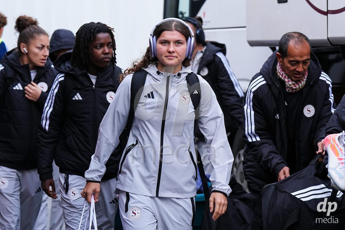 WIL, SWITZERLAND - OCTOBER 24: Players of Servette arrive prior to the AXA Women's Cup match between FC Wil 1900 and Servette FC Chenois Feminin at Lidl Sportpark on October 24, 2026 in Wil, Switzerland.