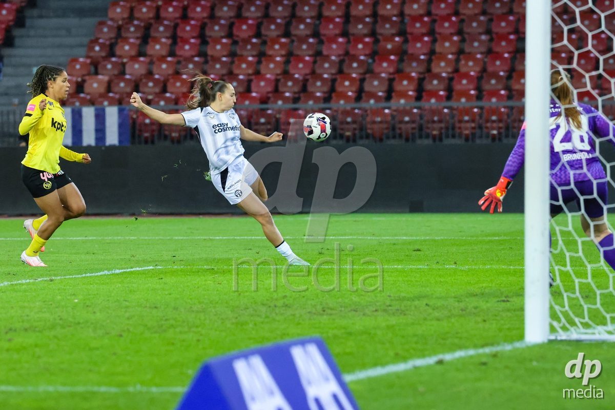 ZURICH, SWITZERLAND - OCTOBER 24: Janina Egli from the FC Zürich Frauen attempting a shot on goal during the AXA Women's Cup match between FC Zurich and BSC YB Frauen at Letzigrund on October 24, 2026 in Zurich, Switzerland.