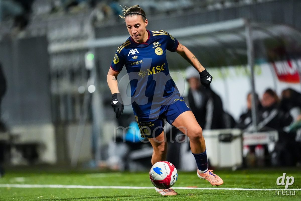 WIL, SWITZERLAND - OCTOBER 24: Gloria Marinelli of Servette FC Chenois Feminin controls the ball during the AXA Women's Cup match between FC Wil 1900 and Servette FC Chenois Feminin at Lidl Sportpark on October 24, 2026 in Wil, Switzerland.