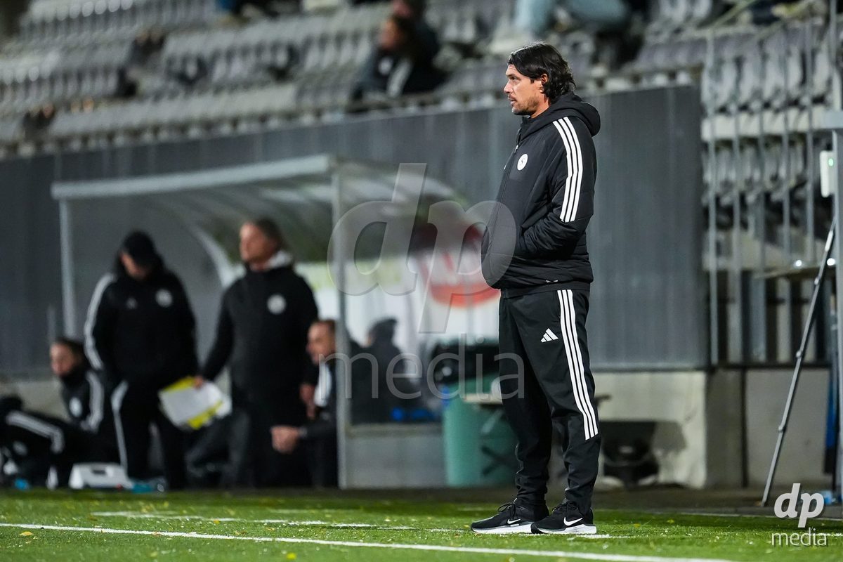 WIL, SWITZERLAND - OCTOBER 24: Cristian Damian Toro, Head Coach of Servette FC Chenois Feminin looks on during the AXA Women's Cup match between FC Wil 1900 and Servette FC Chenois Feminin at Lidl Sportpark on October 24, 2026 in Wil, Switzerland.