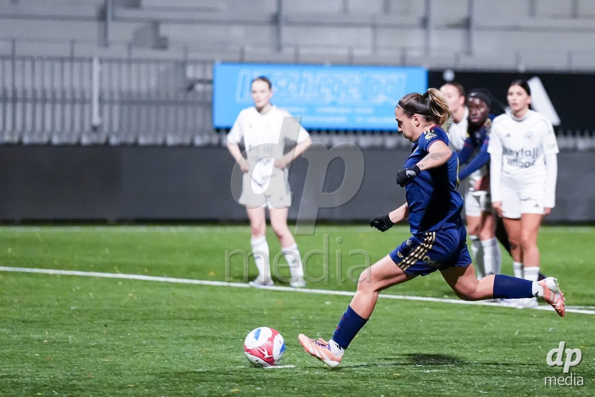 WIL, SWITZERLAND - OCTOBER 24: Gloria Marinelli of Servette FC Chenois Feminin scores from the penalty point during the AXA Women's Cup match between FC Wil 1900 and Servette FC Chenois Feminin at Lidl Sportpark on October 24, 2026 in Wil, Switzerland.