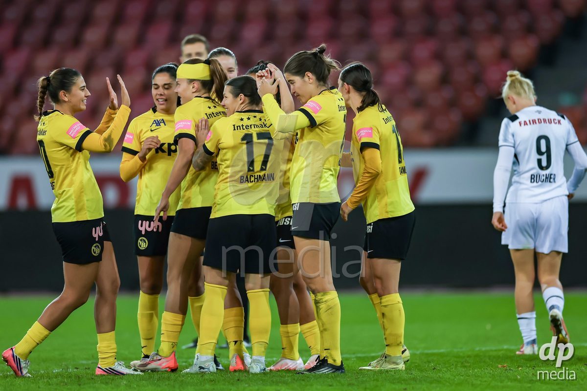 ZURICH, SWITZERLAND - OCTOBER 24: The team of BSC YB Frauen celebrating after scoring a goal during the AXA Women's Cup match between FC Zurich and BSC YB Frauen at Letzigrund on October 24, 2026 in Zurich, Switzerland.