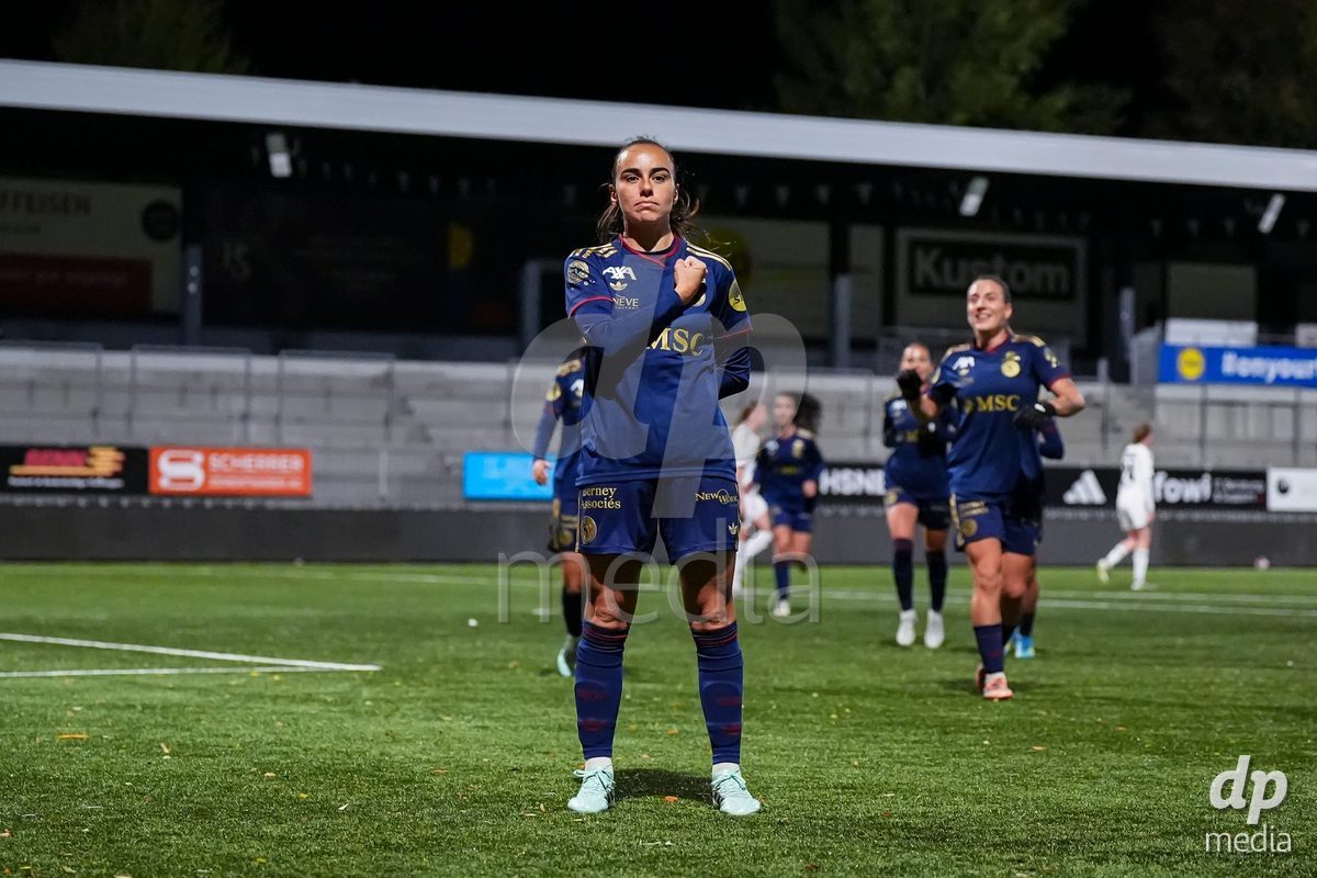 WIL, SWITZERLAND - OCTOBER 24: Joana Marchao of Servette FC Chenois Feminin celebrates the fifth team goal during the AXA Women's Cup match between FC Wil 1900 and Servette FC Chenois Feminin at Lidl Sportpark on OctoberJoana Marchao of Servette FC Chenois Feminin 24, 2026 in Wil, Switzerland.