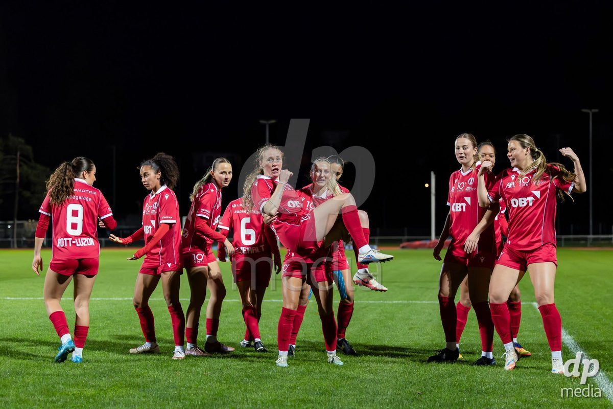 LUZERN, SWITZERLAND - OCTOBER 24: FC Rapperswil-Jona players during celebration of 17 Leyla Mcfarland of FC Rapperswil-Jona scoring her team's first goal to make the score 0-1 during the AXA Women's Cup match between FC Luzern and FC Rapperswil-Jona at Hubelmatt on October 24, 2026 in Luzern, Switzerland.