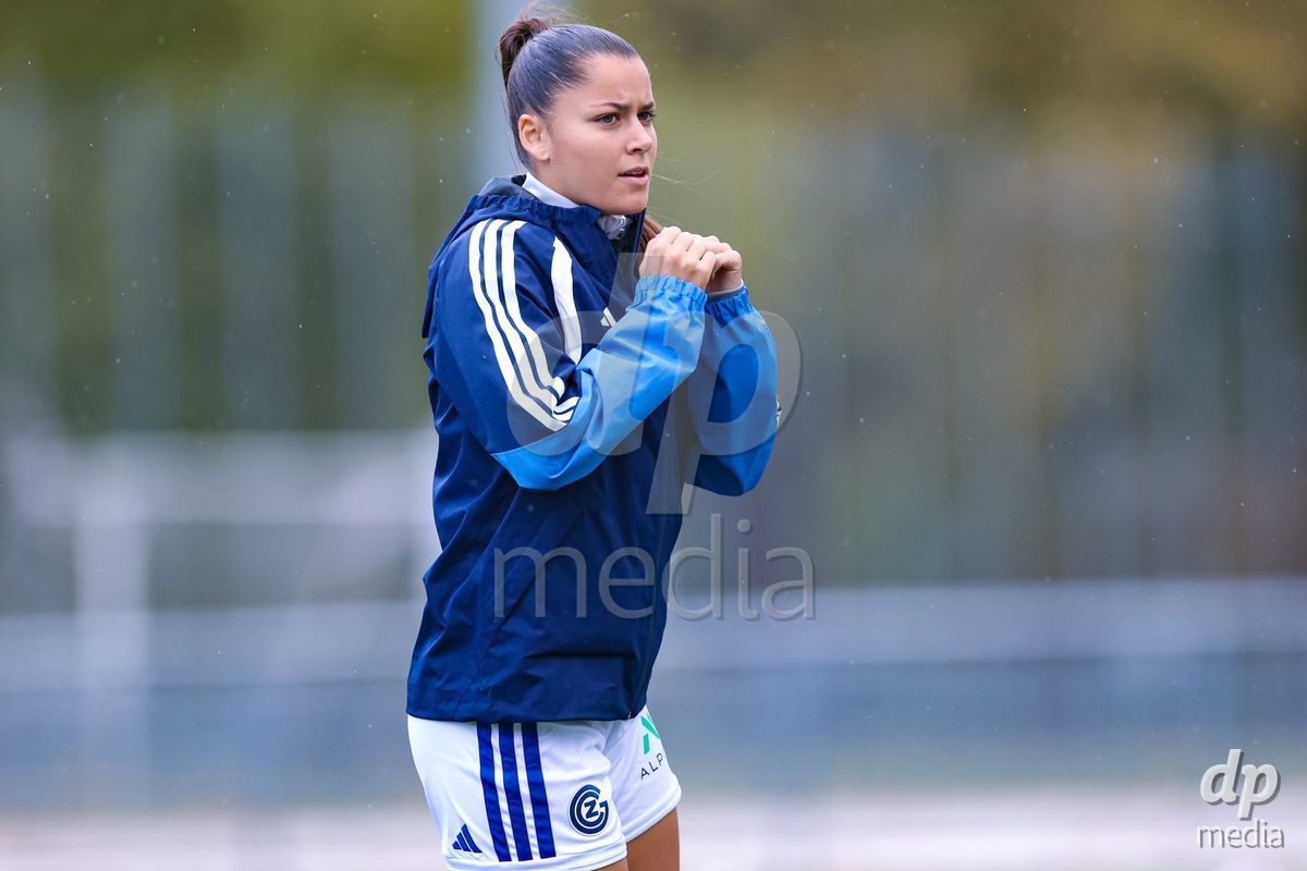 THUN, SWITZERLAND - OCTOBER 25: Luna Lempérière from the GC Frauenfussball from the GC Frauenfussball during the warm-up befored the AXA Women's Cup match between FC Thun and GC Frauenfussball at Visana Stadion on October 25, 2026 in Thun, Switzerland.