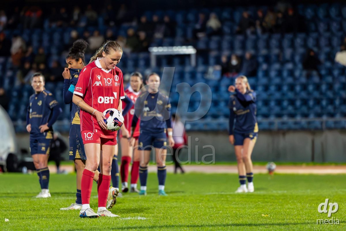 LUZERN, SWITZERLAND - OCTOBER 24: 17 Leyla Mcfarland of FC Rapperswil-Jona taking the penalty during the AXA Women's Cup match between FC Luzern and FC Rapperswil-Jona at Hubelmatt on October 24, 2026 in Luzern, Switzerland.