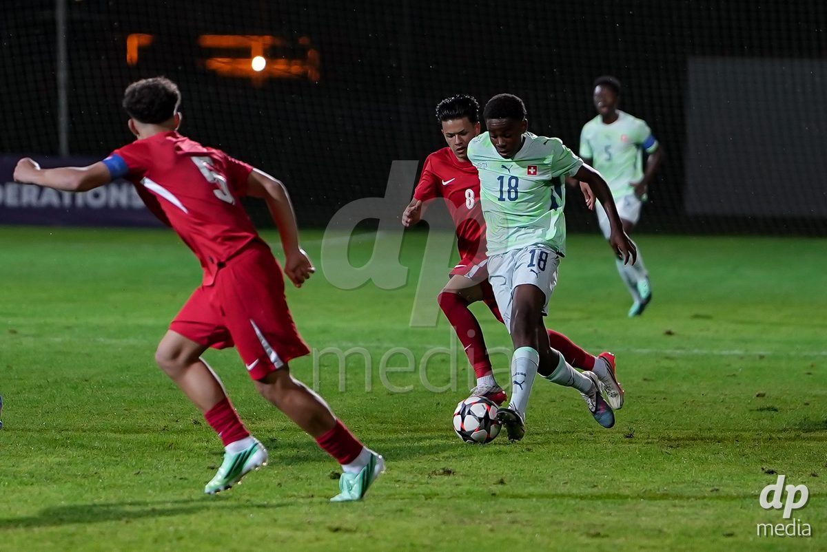 SIDE, TURKIYE - OCTOBER 28: Ekoh Aaron Andy of Switzerland battles for the ball during the International Friendly match between Switzerland and Turkiye at Emirhan Sport Complex on October 28, 2026 in Side, Turkiye.