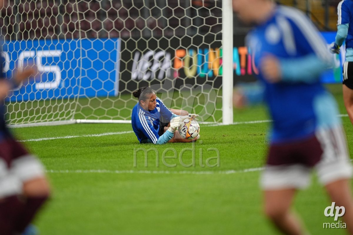 GENEVA, SWITZERLAND - OCTOBER 28: Goalkeeper Jacintha Weimar of Servette FC Chenois Feminin during warmup before the UEFA Women's Champions League match between Servette FC Chenois Feminin and OH Leuven at Stade de Geneve on October 28, 2026 in Geneva, Switzerland.
