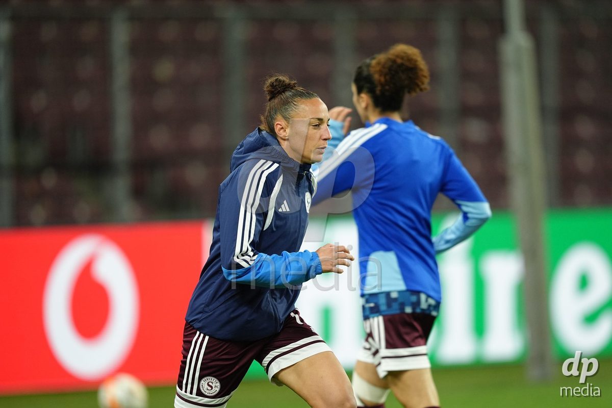 GENEVA, SWITZERLAND - OCTOBER 28: Paula Serrano of Servette FC Chenois Feminin during warmup before the UEFA Women's Champions League match between Servette FC Chenois Feminin and OH Leuven at Stade de Geneve on October 28, 2026 in Geneva, Switzerland.