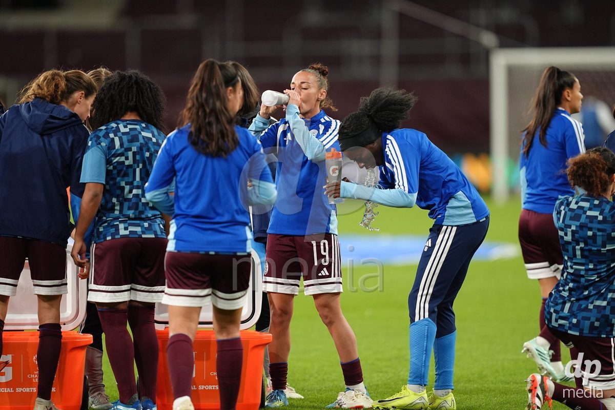 GENEVA, SWITZERLAND - OCTOBER 28: Paula Serrano of Servette FC Chenois Feminin during warmup before the UEFA Women's Champions League match between Servette FC Chenois Feminin and OH Leuven at Stade de Geneve on October 28, 2026 in Geneva, Switzerland.