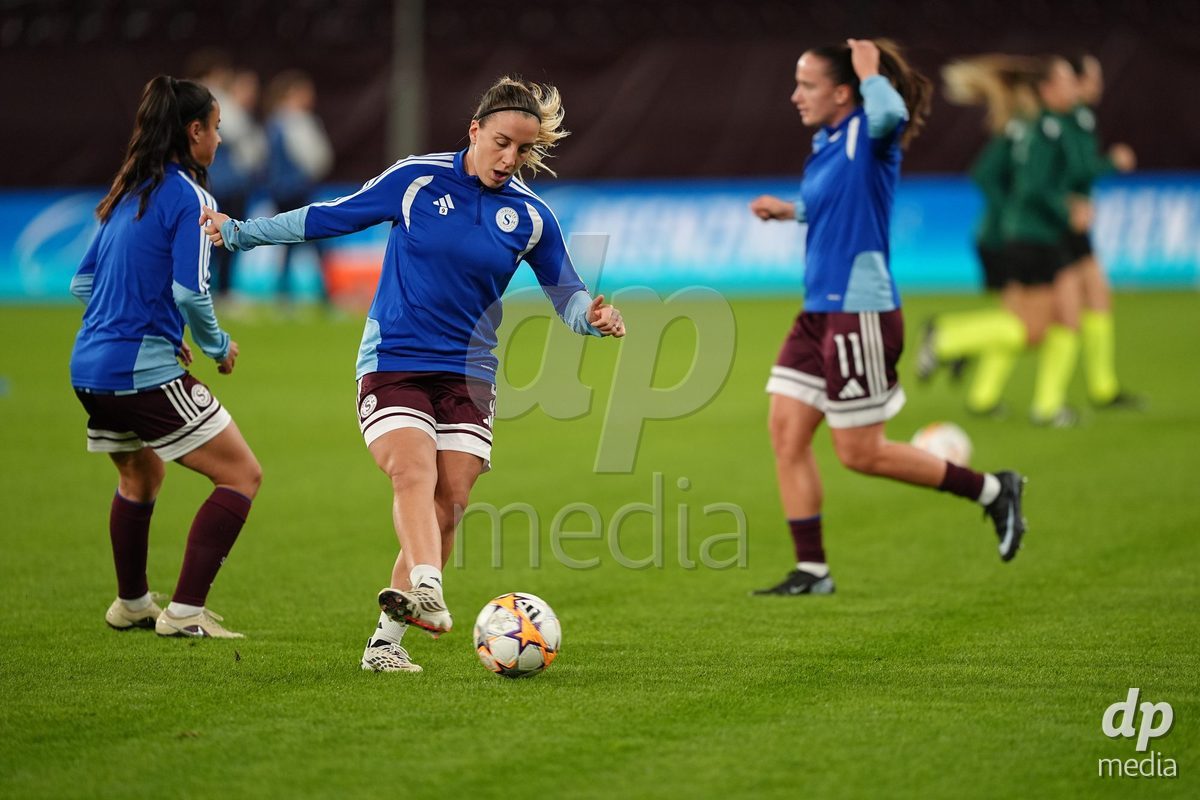 GENEVA, SWITZERLAND - OCTOBER 28: Gloria Marinelli of Servette FC Chenois Feminin during warmup before the UEFA Women's Champions League match between Servette FC Chenois Feminin and OH Leuven at Stade de Geneve on October 28, 2026 in Geneva, Switzerland.