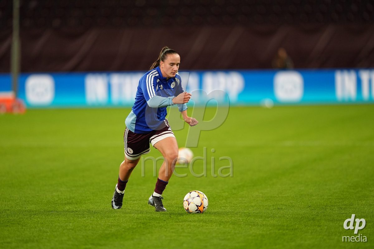 GENEVA, SWITZERLAND - OCTOBER 28: Magdalena Sobal of Servette FC Chenois Feminin during warmup before the UEFA Women's Champions League match between Servette FC Chenois Feminin and OH Leuven at Stade de Geneve on October 28, 2026 in Geneva, Switzerland.