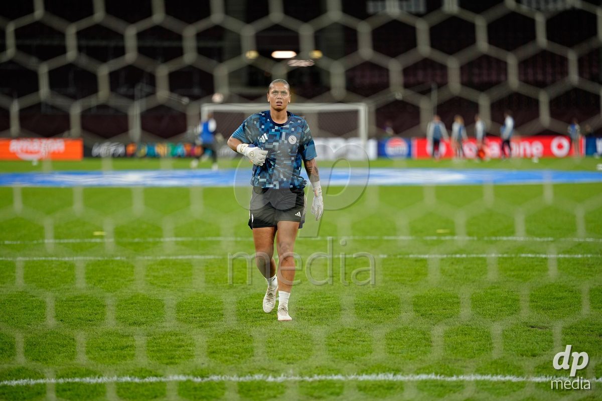 GENEVA, SWITZERLAND - OCTOBER 28: Goalkeeper Jacintha Weimar of Servette FC Chenois Feminin during warmup before the UEFA Women's Champions League match between Servette FC Chenois Feminin and OH Leuven at Stade de Geneve on October 28, 2026 in Geneva, Switzerland.