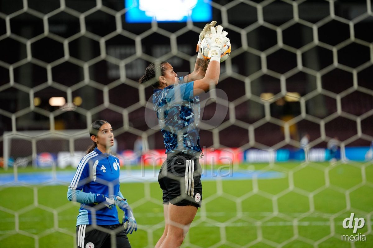GENEVA, SWITZERLAND - OCTOBER 28: Goalkeeper Jacintha Weimar of Servette FC Chenois Feminin during warmup before the UEFA Women's Champions League match between Servette FC Chenois Feminin and OH Leuven at Stade de Geneve on October 28, 2026 in Geneva, Switzerland.
