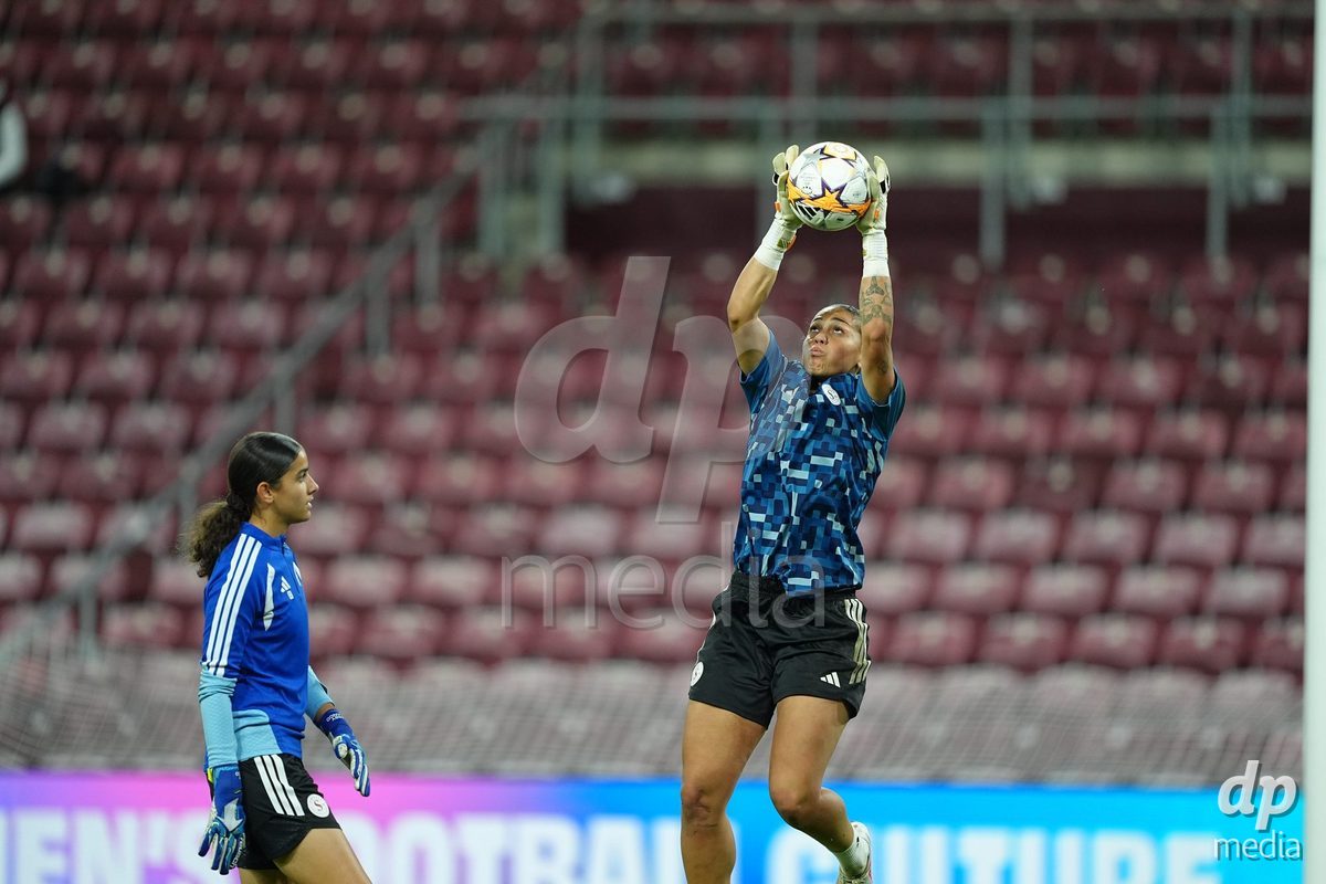 GENEVA, SWITZERLAND - OCTOBER 28: Goalkeeper Jacintha Weimar of Servette FC Chenois Feminin during warmup before the UEFA Women's Champions League match between Servette FC Chenois Feminin and OH Leuven at Stade de Geneve on October 28, 2026 in Geneva, Switzerland.