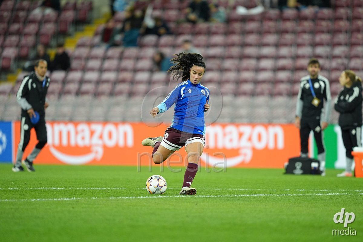 GENEVA, SWITZERLAND - OCTOBER 28: Paola Hernandez of Servette FC Chenois Feminin during warmup before the UEFA Women's Champions League match between Servette FC Chenois Feminin and OH Leuven at Stade de Geneve on October 28, 2026 in Geneva, Switzerland.