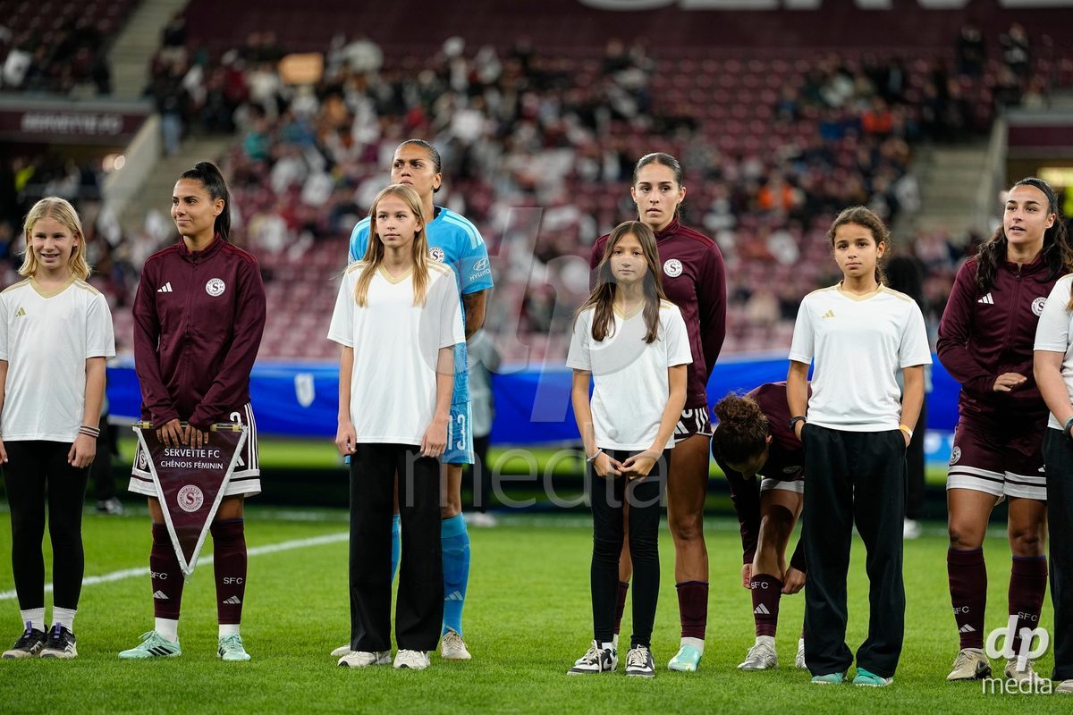GENEVA, SWITZERLAND - OCTOBER 28: Amina Muratovic, Goalkeeper Jacintha Weimar, Paola Hernandez and Daina Bourma of Servette FC Chenois Feminin before the UEFA Women's Champions League match between Servette FC Chenois Feminin and OH Leuven at Stade de Geneve on October 28, 2026 in Geneva, Switzerland.