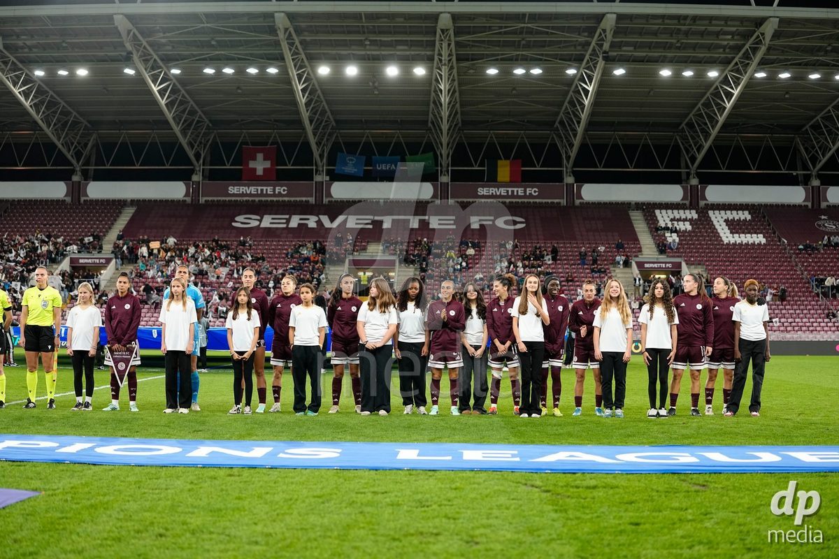 GENEVA, SWITZERLAND - OCTOBER 28: Magdalena Sobal, Joana Marchao, Gloria Marinelli, Ghoutia Karchouni, Paula Serrano, Paola Hernandez, Amina Muratovic, Benedicte Simon and Daina Bourma of Servette FC Chenois Feminin before the UEFA Women's Champions League match between Servette FC Chenois Feminin and OH Leuven at Stade de Geneve on October 28, 2026 in Geneva, Switzerland.