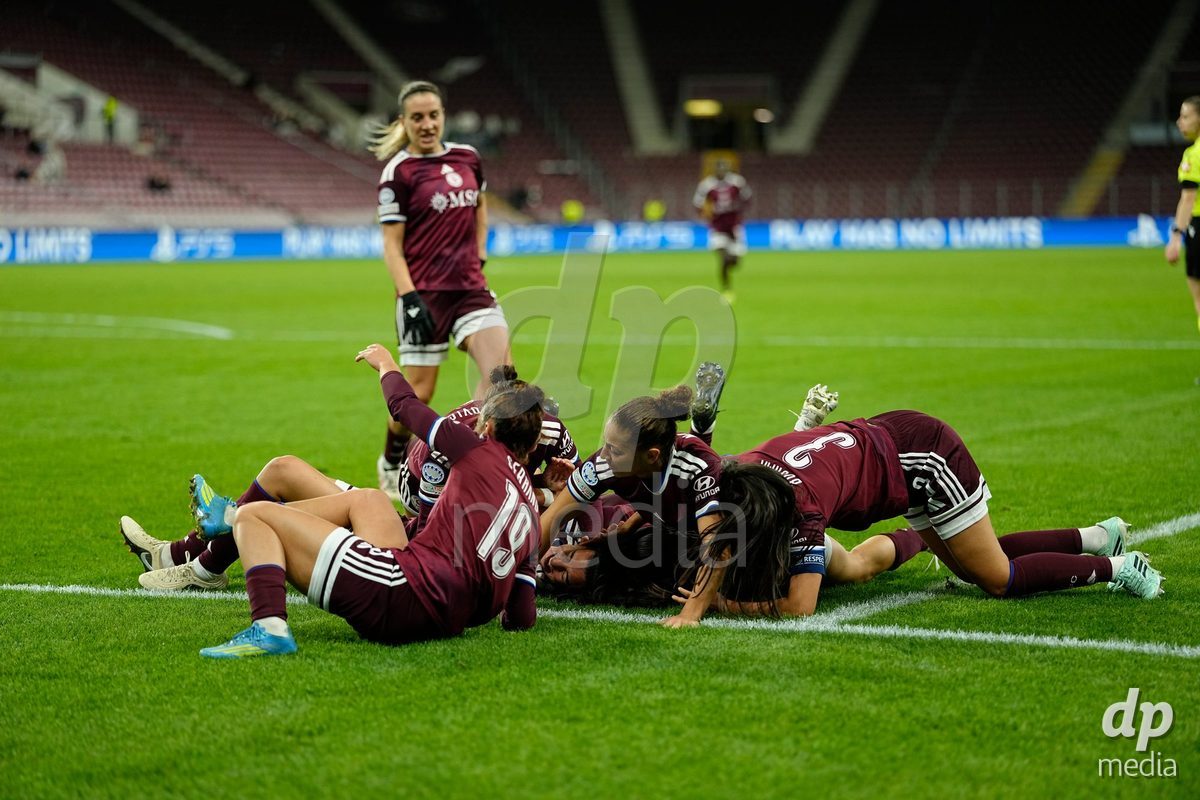 GENEVA, SWITZERLAND - OCTOBER 28: Paola Hernandez of Servette FC Chenois Feminin celebrates her goal after scoring the first goal of Servette FC Chenois Feminin during the UEFA Women's Champions League match between Servette FC Chenois Feminin and OH Leuven at Stade de Geneve on October 28, 2026 in Geneva, Switzerland.
