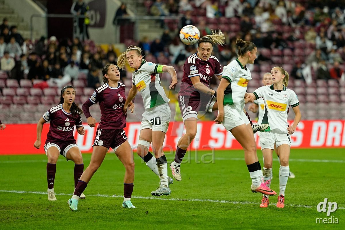GENEVA, SWITZERLAND - OCTOBER 28: Gloria Marinelli of Servette FC Chenois Feminin with a header during the UEFA Women's Champions League match between Servette FC Chenois Feminin and OH Leuven at Stade de Geneve on October 28, 2026 in Geneva, Switzerland.