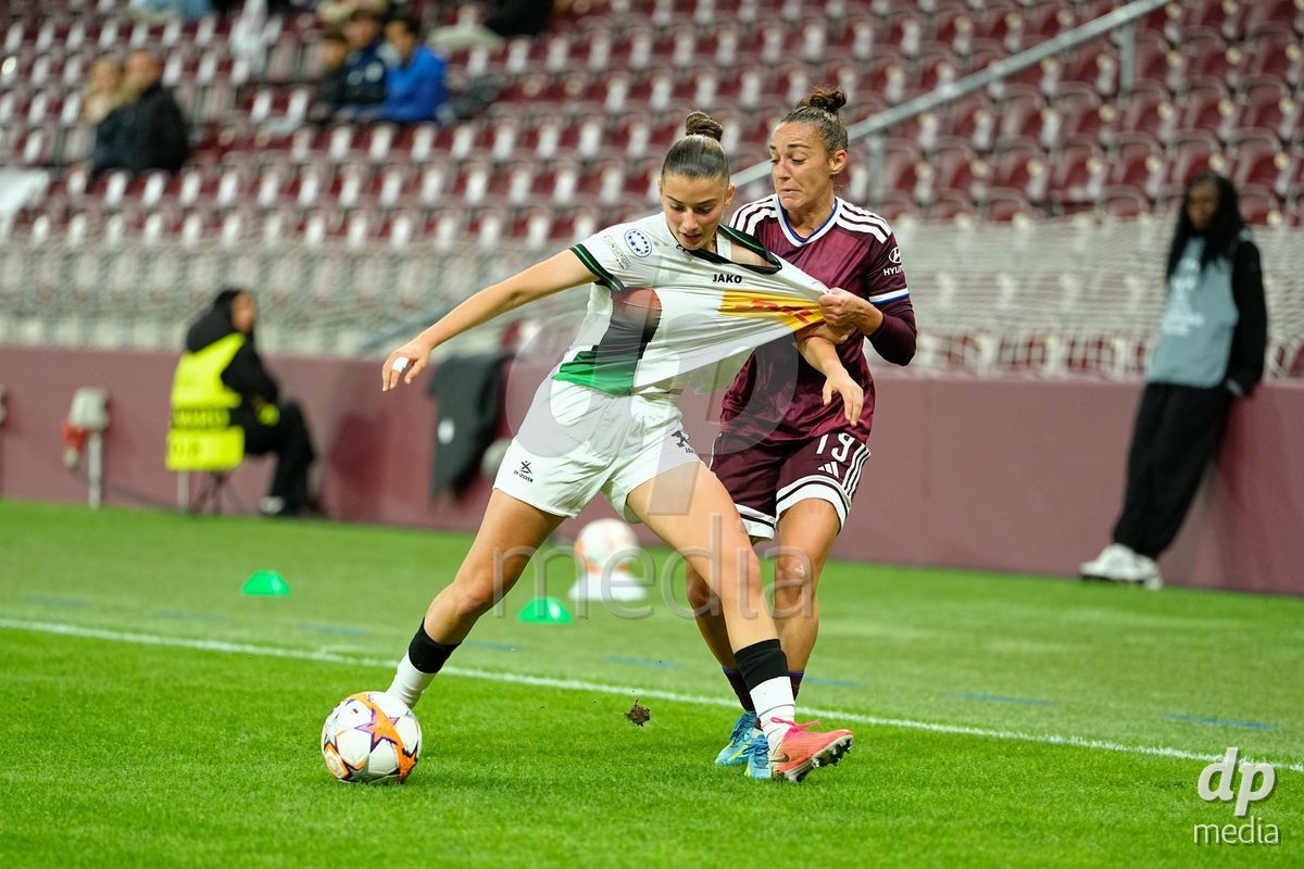 GENEVA, SWITZERLAND - OCTOBER 28: Paula Serrano of Servette FC Chenois Feminin against Ioanna Papatheodorou of OH Leuven during the UEFA Women's Champions League match between Servette FC Chenois Feminin and OH Leuven at Stade de Geneve on October 28, 2026 in Geneva, Switzerland.