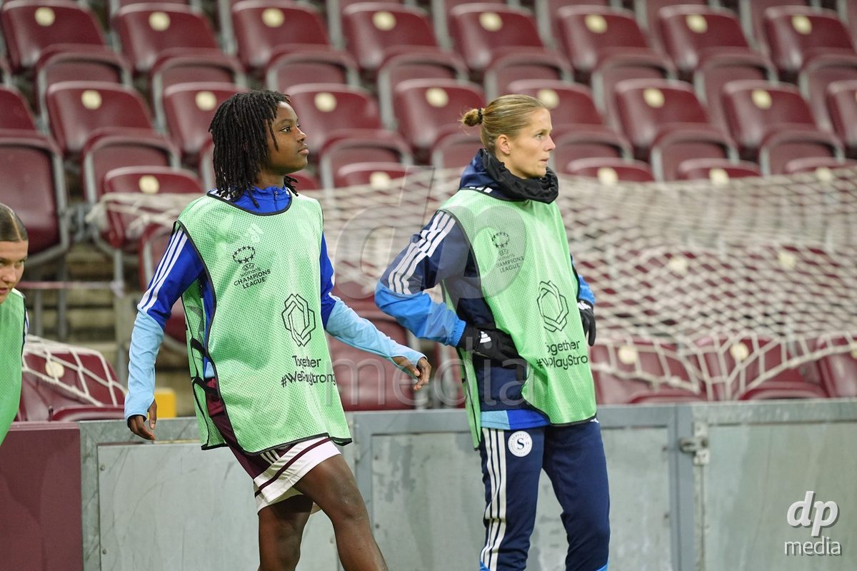GENEVA, SWITZERLAND - OCTOBER 28: Garance Nein and Laura Strik of Servette FC Chenois Feminin during warmup during the UEFA Women's Champions League match between Servette FC Chenois Feminin and OH Leuven at Stade de Geneve on October 28, 2026 in Geneva, Switzerland.