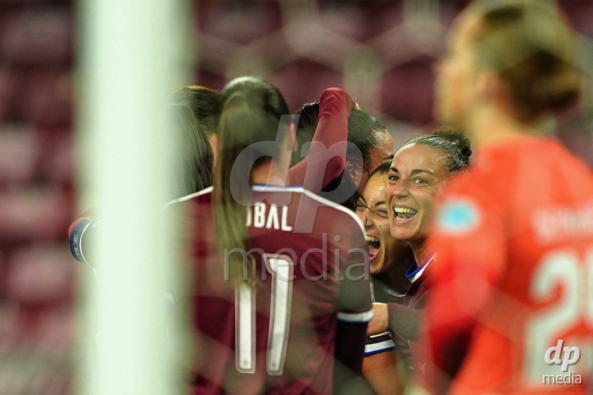 GENEVA, SWITZERLAND - OCTOBER 28: Paola Hernandez of Servette FC Chenois Feminin celebrates her goal with the team during the UEFA Women's Champions League match between Servette FC Chenois Feminin and OH Leuven at Stade de Geneve on October 28, 2026 in Geneva, Switzerland.