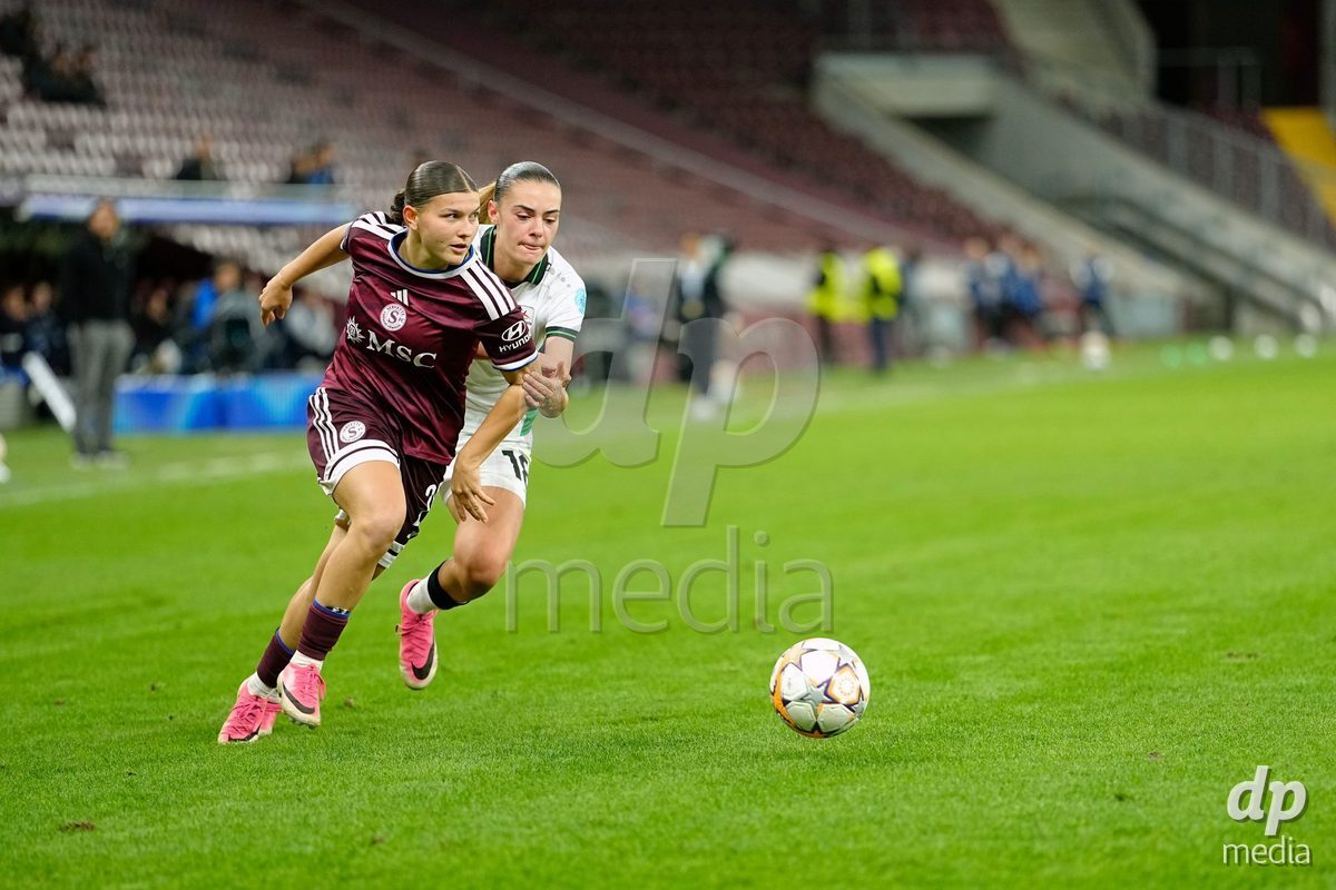GENEVA, SWITZERLAND - OCTOBER 28: Lily Hoekx of OH Leuven against Chiara Wallin of Servette FC Chenois Feminin during the UEFA Women's Champions League match between Servette FC Chenois Feminin and OH Leuven at Stade de Geneve on October 28, 2026 in Geneva, Switzerland.