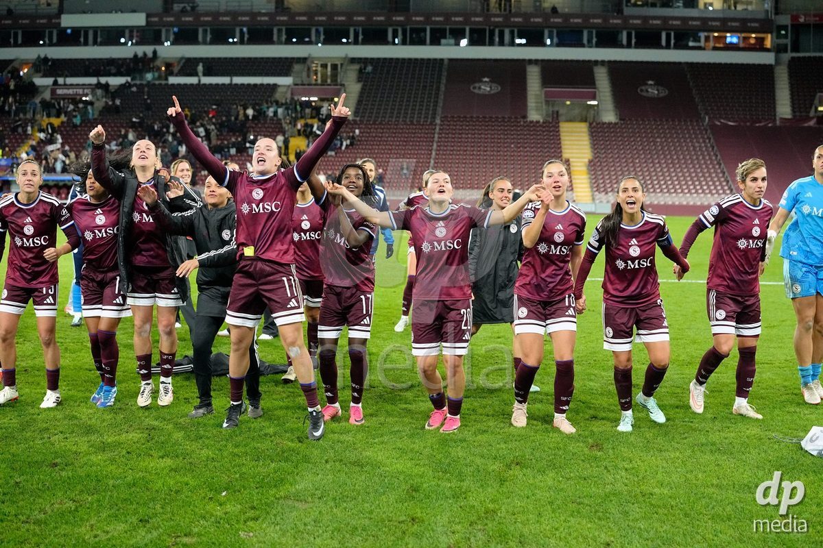 GENEVA, SWITZERLAND - OCTOBER 28: Magdalena Sobal, Lea Sergeant-Huet, Daina Bourma, Chiara Wallin, Natasha Andonova, Garance Nein, Paula Serrano, Gloria Marinelli, Goalkeeper Manon Le Page, Joana Marchao, Mickaella Cardia and Noemie Carage of Servette FC Chenois Feminin after the UEFA Women's Champions League match between Servette FC Chenois Feminin and OH Leuven at Stade de Geneve on October 28, 2026 in Geneva, Switzerland.
