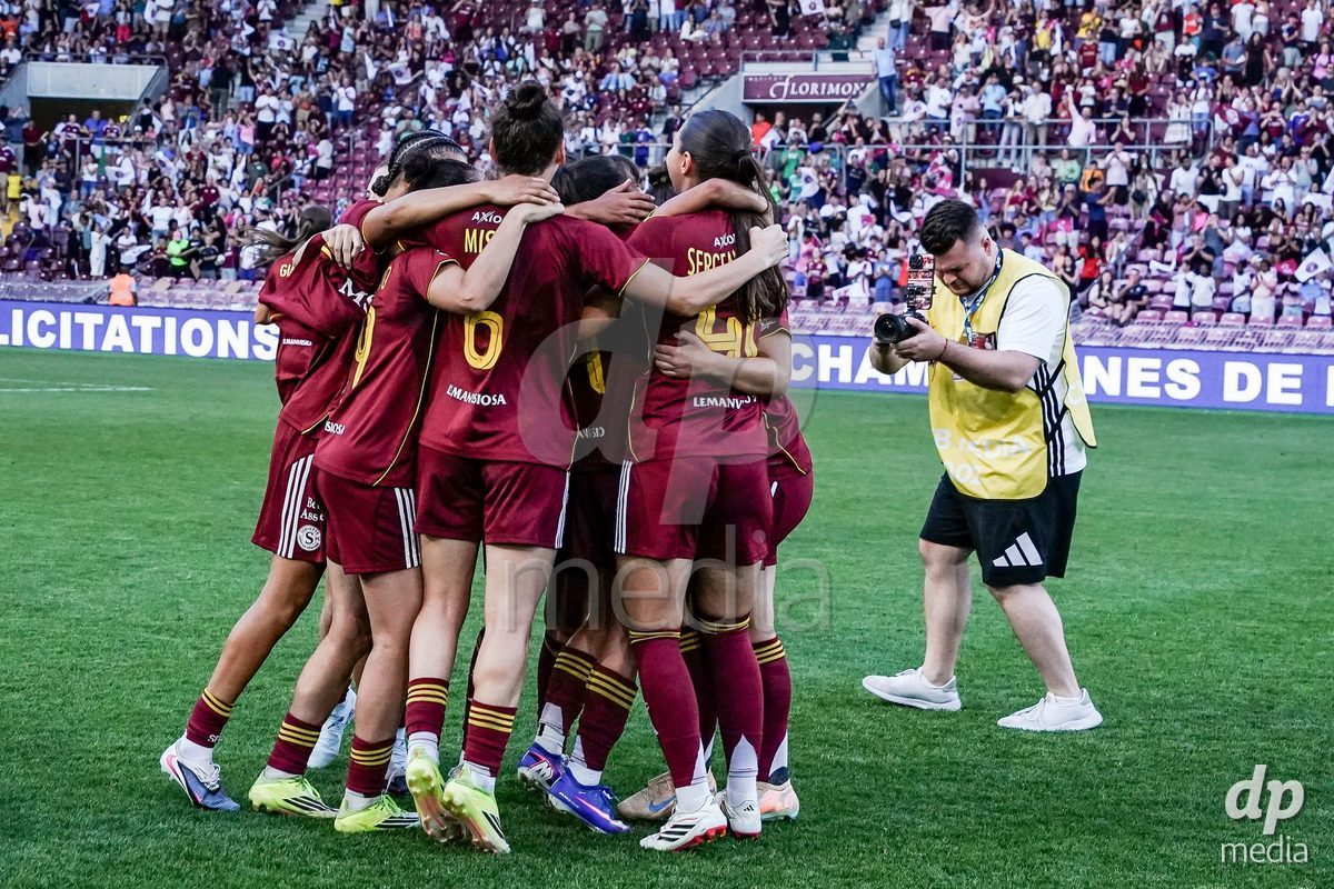 GENEVA, SWITZERLAND - MAY 29: Celebration of team Servette after winning the Final of the AXA Women's Super League match between Servette FC Chenois Feminin and BSC YB Frauen at Stade de Geneve on May 29, 2026 in Geneva, Switzerland.