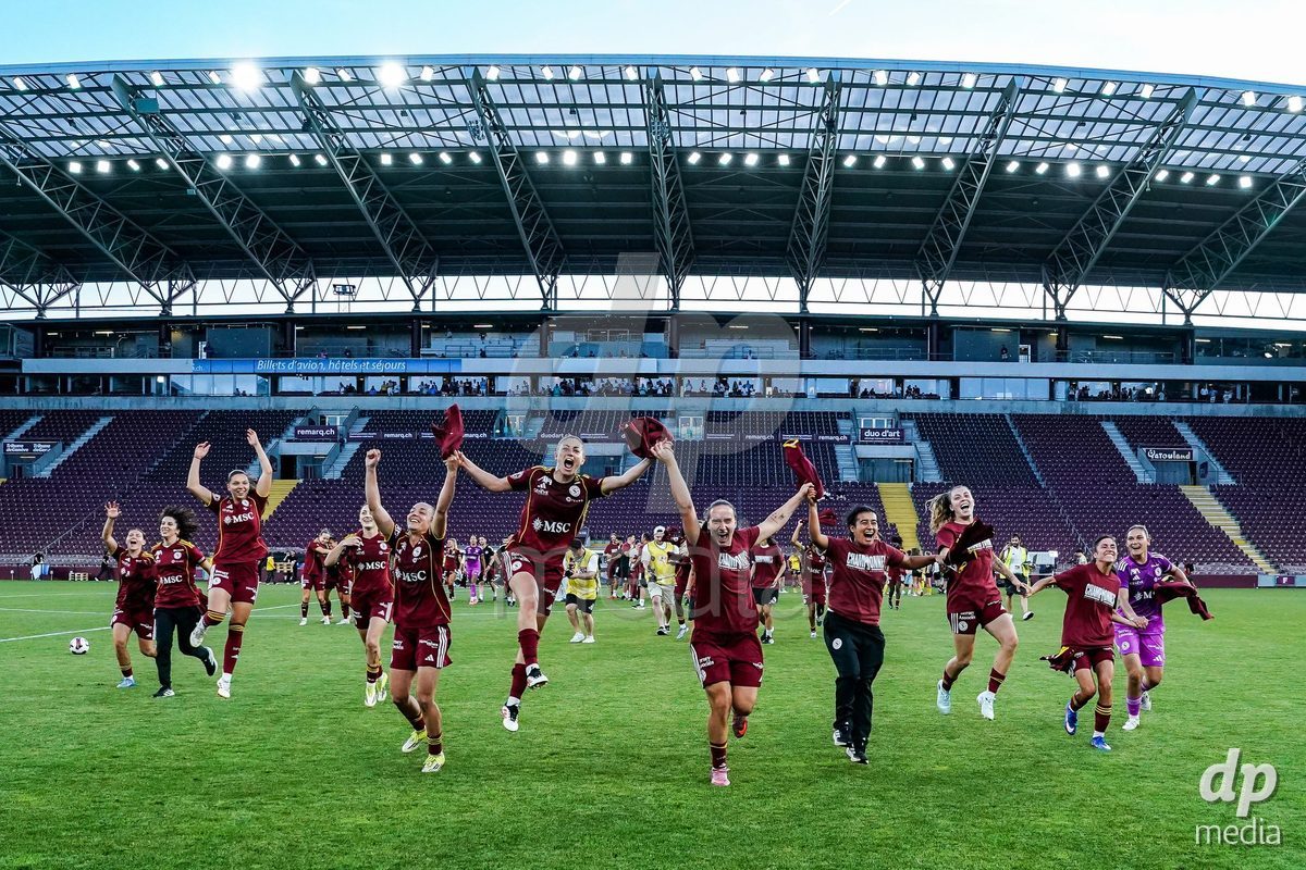 GENEVA, SWITZERLAND - MAY 29: Celebration of team Servette after winning the Final of the AXA Women's Super League match between Servette FC Chenois Feminin and BSC YB Frauen at Stade de Geneve on May 29, 2026 in Geneva, Switzerland.