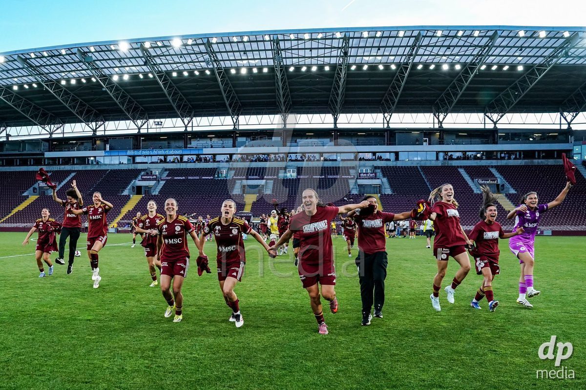 GENEVA, SWITZERLAND - MAY 29: Celebration of team Servette after winning the Final of the AXA Women's Super League match between Servette FC Chenois Feminin and BSC YB Frauen at Stade de Geneve on May 29, 2026 in Geneva, Switzerland.