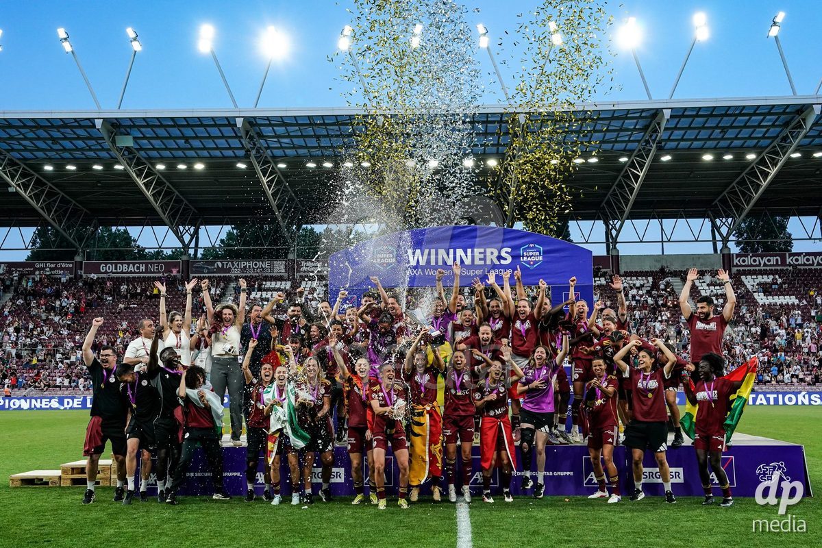GENEVA, SWITZERLAND - MAY 29: Celebration of team Servette after winning the Final of the AXA Women's Super League match between Servette FC Chenois Feminin and BSC YB Frauen at Stade de Geneve on May 29, 2026 in Geneva, Switzerland.