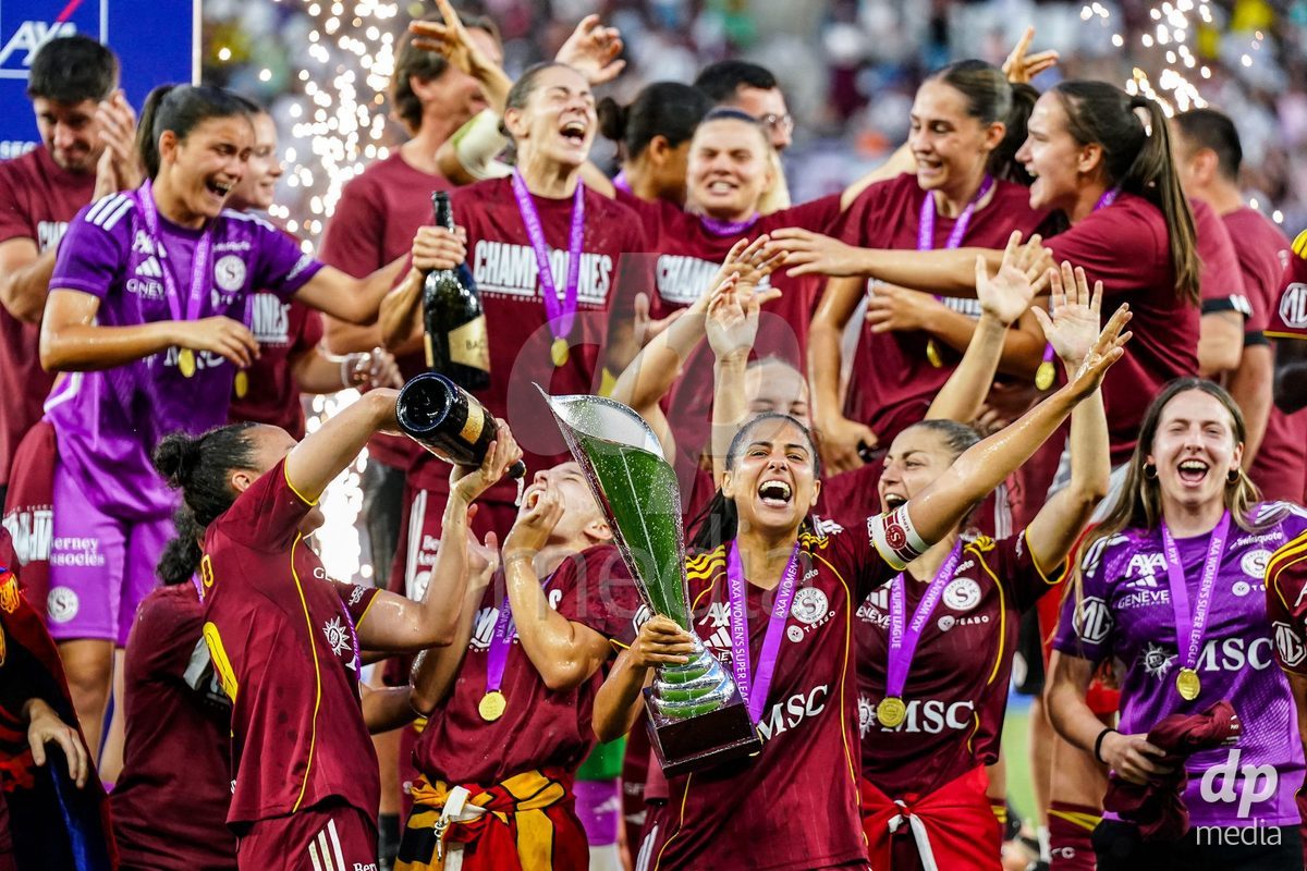 GENEVA, SWITZERLAND - MAY 29: Celebration of team Servette after winning the Final of the AXA Women's Super League match between Servette FC Chenois Feminin and BSC YB Frauen at Stade de Geneve on May 29, 2026 in Geneva, Switzerland.