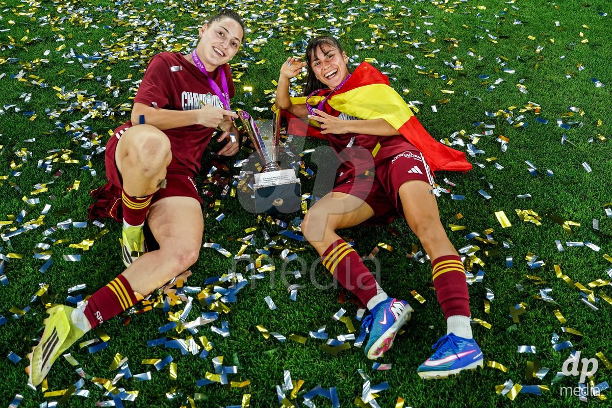 GENEVA, SWITZERLAND - MAY 29: Celebration of team Servette after winning the Final of the AXA Women's Super League match between Servette FC Chenois Feminin and BSC YB Frauen at Stade de Geneve on May 29, 2026 in Geneva, Switzerland.