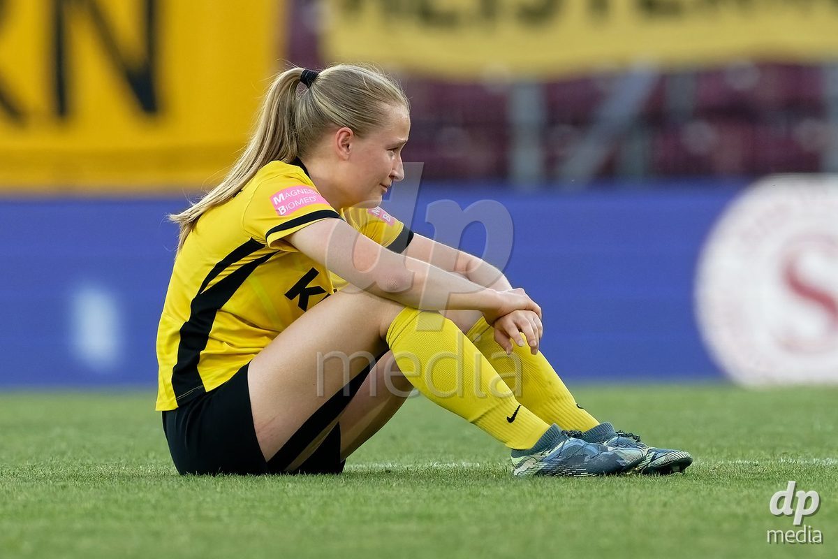 Geneva, Switzerland - May 29 : Noa Linn Munger of BSC YB Frauen looks dejected after losing the final  during the AWSL Final Second Leg match between Servette FC Chenois Feminin  and BSC YB Frauen  at Stade de Geneve on May 29 , 2026 in Geneva, Switzerland.