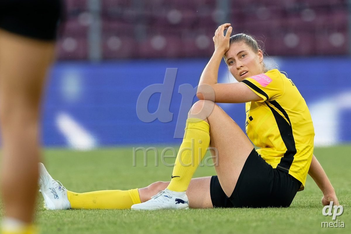 Geneva, Switzerland - May 29 : Geraldine Ess of BSC YB Frauen looks dejected after losing the final  during the AWSL Final Second Leg match between Servette FC Chenois Feminin  and BSC YB Frauen  at Stade de Geneve on May 29 , 2026 in Geneva, Switzerland.