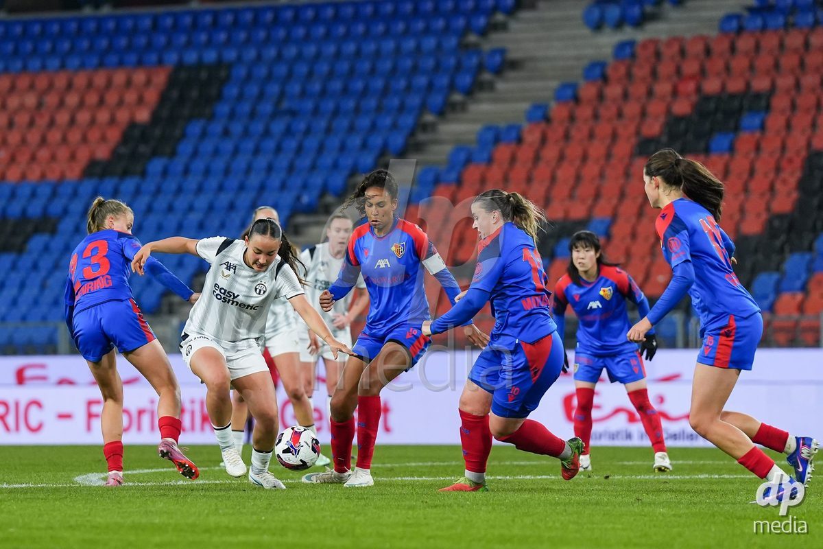 BASEL, SWITZERLAND - OCTOBER 30: Battle for the ball during the AXA Women's Super League match between FC Basel 1893 and FC Zurich at St. Jakob-Park on October 30, 2026 in Basel, Switzerland.