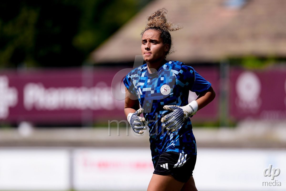Switzerland: AXA Womens Super League 2026/27, Servette FC Chenois Feminin vs FC Aarau Frauen - Stade des Trois-Chene, Chene-Bourg: Manon Le Page (Servette FC Chenois Feminin) warming up