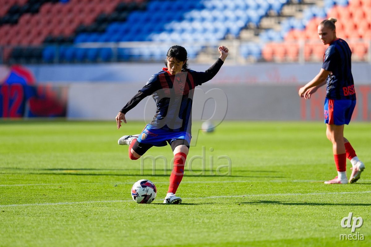 Switzerland: AXA Womens Super League 2026/27, FC Basel 1893 vs BSC YB Frauen - St. Jakob-Park, Basel: Warm-up