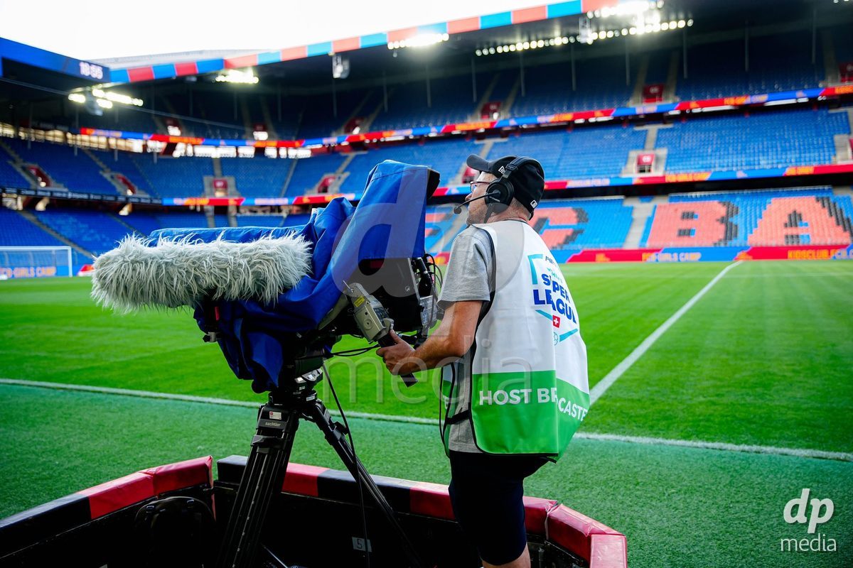 Switzerland: AXA Womens Super League 2026/27, FC Basel 1893 vs BSC YB Frauen - St. Jakob-Park, Basel: TV Camera operator