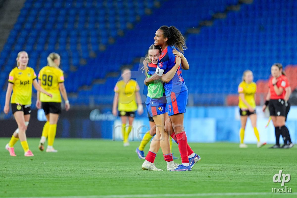 Switzerland: AXA Womens Super League 2026/27, FC Basel 1893 vs BSC YB Frauen - St. Jakob-Park, Basel: Players of FC Basel 1893 celebrating after winning the match